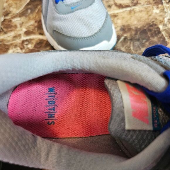 Nike women's Revolution 2 running shoes size 9.5. 087 - Picture 10 of 10